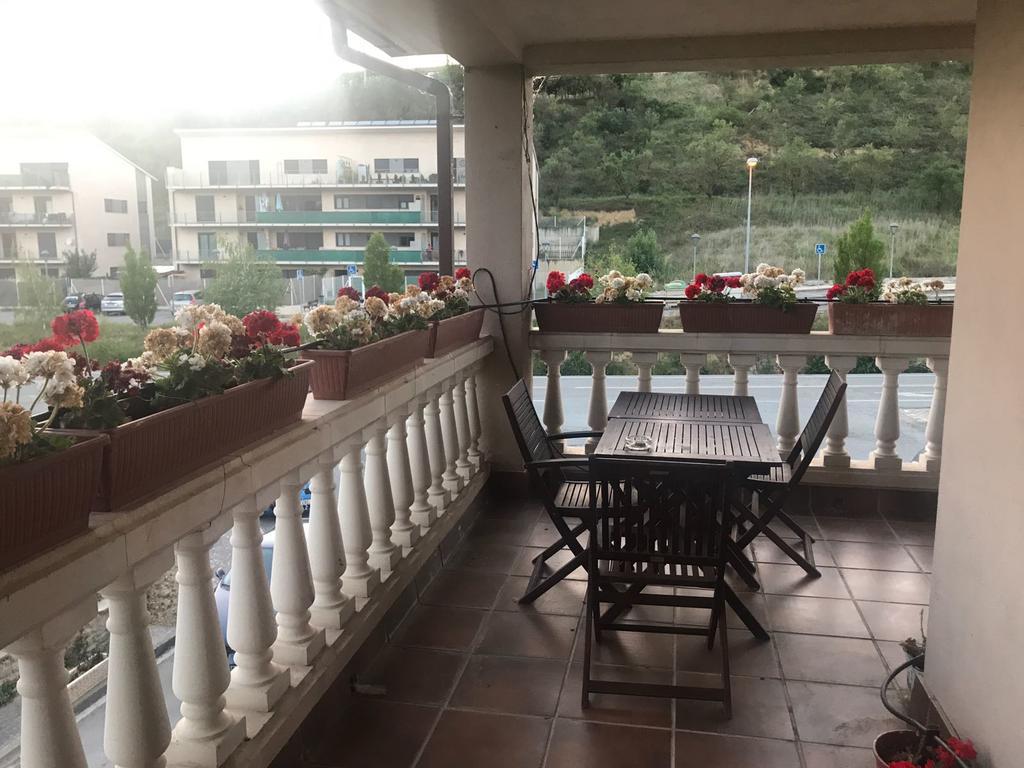 Hostal Zubi XXI Puente la Reina Exterior foto